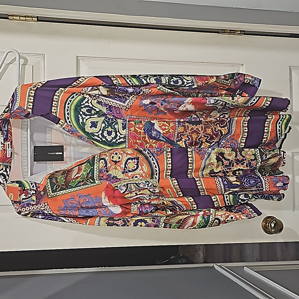 2xl Silky flowy coloful shir dress style. Really cute outfit 😍